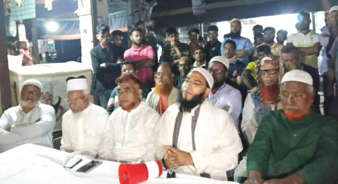 আশুলিয়ায় তাঁতি দল নেতা বকুল ভুঁইয়ার পক্ষ থেকে খালেদা জিয়ার রোগমুক্তির জন্য দোয়া!